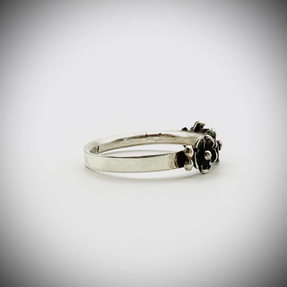 Sterling Silver Floral Band Ring – Size 7.75